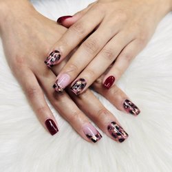QV Nails - Free hand nails design for October