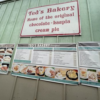 Ted's Bakery - Outside - Bakeries Near Me - Haleiwa, Hawaii