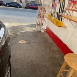 Drive thru! Drive thru!