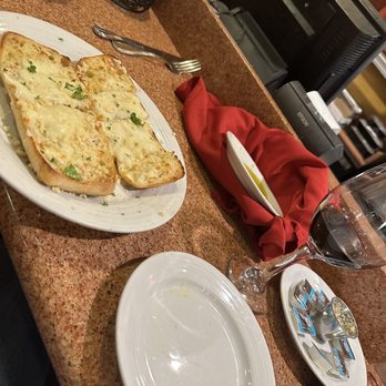 Frugatti's - Cheesy Garlic Bread with Mozzarella - Italian Near Me - Bakersfield, California
