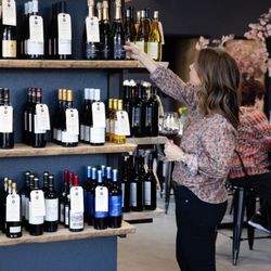 Mt Rose Wine - Browsing the150+  bottles in our shop