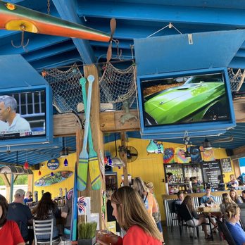 Shady Shack Grill & Flip Flops Bar - Festive beachy vibe - New American Near Me - Bracey, Virginia