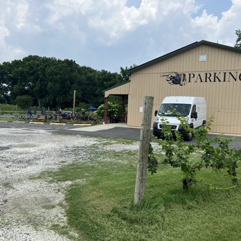 Salem Oak Vineyards - Wineries Near Me - Pedricktown, New Jersey