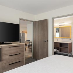 Home2 Suites by Hilton Springfield - Guest room