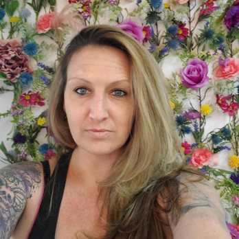 Hair To Dye For - Finished product after a fresh cut and color from Liz - Hair Salons Near Me - Burbank, California Hair To Dye For - Finished product after a fresh cut and color from Liz - Hair Salons Near Me - Burbank, California