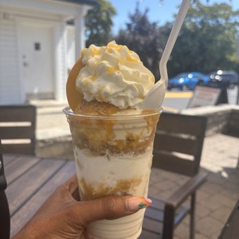 Bishop’s Creamery - Peach crisp sundae - Ice Cream & Frozen Yogurt Near Me - Guilford, Connecticut Bishop’s Creamery - Peach crisp sundae - Ice Cream & Frozen Yogurt Near Me - Guilford, Connecticut