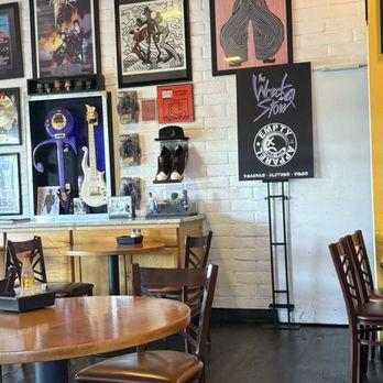 Frank's Famous Chicken & Waffles - Prince - Soul Food Near Me - Albuquerque, New Mexico Frank's Famous Chicken & Waffles - Prince - Soul Food Near Me - Albuquerque, New Mexico