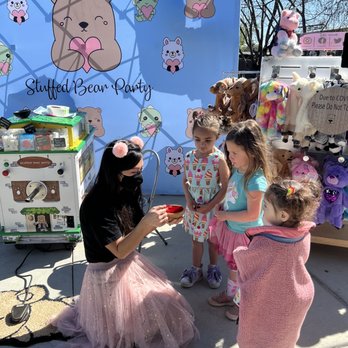 Stuffed Bear Party - Explaining to the kids how the heart works - Party & Event Planning Near Me