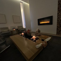 Serene waiting area. Serene waiting area.