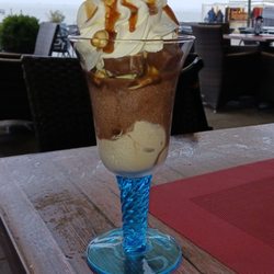 Montalbano - Snickers Eisbecher / Snickers sundae