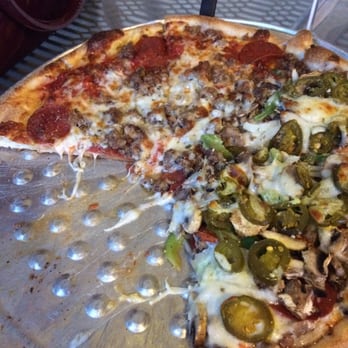 Star Pizza - Pizza Near Me - Houston, Texas