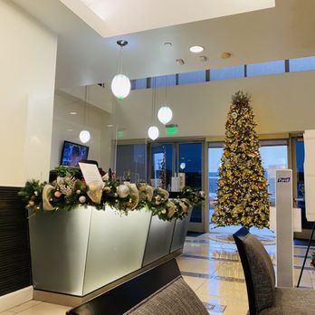 Brookglen Designs - Lobby holiday decorations. - Holiday Decorating Services Near Me - Moorpark, California