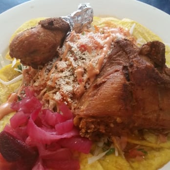 El Cuscatleco - Honduran fried chicken. Super crispy cornmeal crust. - Mexican Near Me - Upper Darby, Pennsylvania