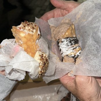Mike's Pastry - Nutella Cannoli - Bakeries Near Me - Boston, Massachusetts Mike's Pastry - Nutella Cannoli - Bakeries Near Me - Boston, Massachusetts