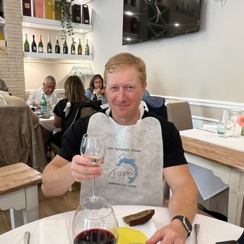 Flipper - Champagne and wine - Seafood Near Me - Sanremo, IM