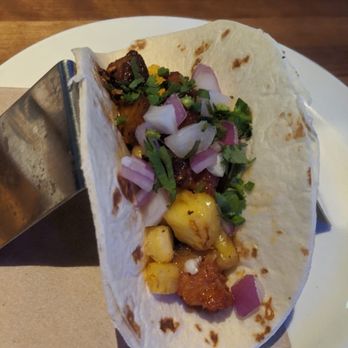 Yard House - Al Pastor Taco - Vegetarian Near Me - Gaithersburg, Maryland Yard House - Al Pastor Taco - Vegetarian Near Me - Gaithersburg, Maryland