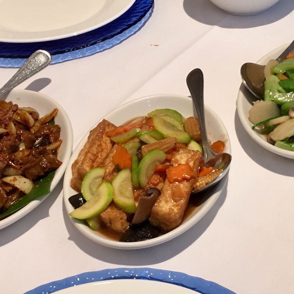 Malacca Restaurant - Beef Rendang, Braised Tofu with courgettes and Shiitake mushrooms, and braised mixed vegetables - Chinese Near Me - Farnborough, HAM Malacca Restaurant - Beef Rendang, Braised Tofu with courgettes and Shiitake mushrooms, and braised mixed vegetables - Chinese Near Me - Farnborough, HAM