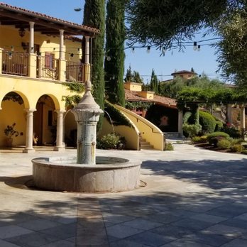 Calipaso Winery and Villa - Hotel grounds - Bed & Breakfast Near Me - Paso Robles, California