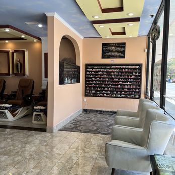 Lux Nails & Spa - Nail Salons Near Me - Lilburn, Georgia