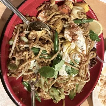 Green Elephant Restaurant - Chicken "Mee- GoRang" - Burmese Near Me - Loomis, California