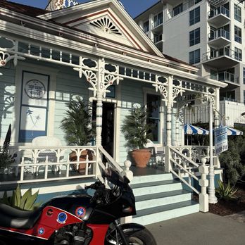 High-Pie - Cute house - Themed Cafes Near Me - Oceanside, California