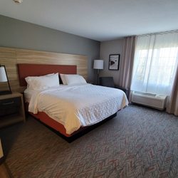 Candlewood Suites Elgin NW-Chicago - King size bed.