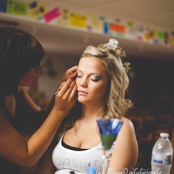 White House Salon - I love finishing of the look with fresh beautiful make up - Hair Salons Near Me - Murphysboro, Illinois