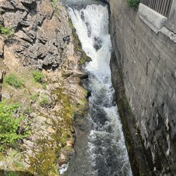 The Falls Inn