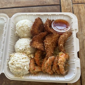 Da Braddahz Grindz - Mini kanak with coconut shrimp and garlic shrimp - Food Trucks Near Me - Kailua-Kona, Hawaii Da Braddahz Grindz - Mini kanak with coconut shrimp and garlic shrimp - Food Trucks Near Me - Kailua-Kona, Hawaii