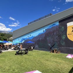 Whitetooth Brewing Company - Outdoor beer garden