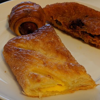 Tous Les Jours - Bulgogi sausage roll, kimchi croquette, yuzu pie - Bakeries Near Me - Dublin, California Tous Les Jours - Bulgogi sausage roll, kimchi croquette, yuzu pie - Bakeries Near Me - Dublin, California