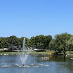 Village of Schaumburg - Fountain with swans
