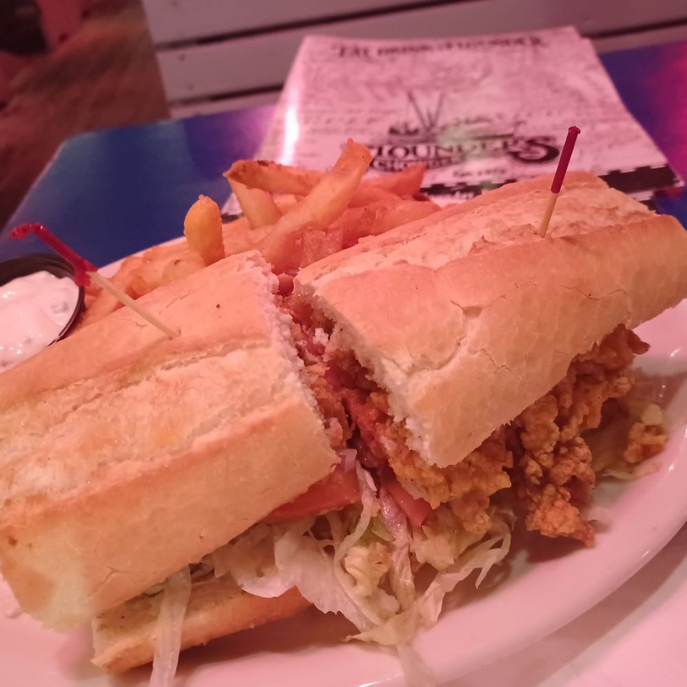 Flounder's Chowder House - Oyster po-boy ($18) - Seafood Near Me - Gulf Breeze, Florida