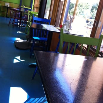The Kiwi Cafe - Coffee & Tea Near Me - Chester, Nova Scotia