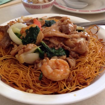 Fountain Garden Seafood Restaurant - House special crispy chow mein - Chinese Near Me - Oakland, California Fountain Garden Seafood Restaurant - House special crispy chow mein - Chinese Near Me - Oakland, California
