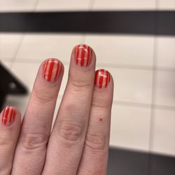 Era Nail Bar - Striped gel manicure