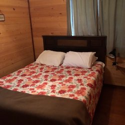 Sunset Farm Cabins - Bedroom