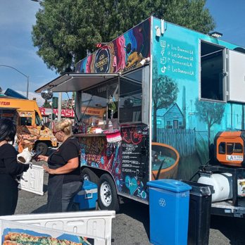 Los Dorados LA - Exterior of the food stand - Food Trucks Near Me - Los Angeles, California