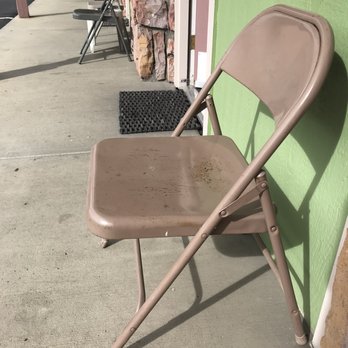 Dreamers Lodge Motel - Chairs & ashtrays outside. - Hotels Near Me - John Day, Oregon Dreamers Lodge Motel - Chairs & ashtrays outside. - Hotels Near Me - John Day, Oregon