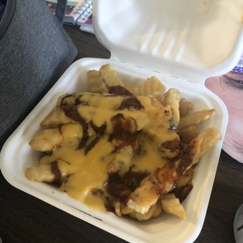 Sno-White Drive-In - Chilli cheese fries - Ice Cream & Frozen Yogurt Near Me - Riverbank, California Sno-White Drive-In - Chilli cheese fries - Ice Cream & Frozen Yogurt Near Me - Riverbank, California