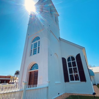 Old Christ Church - Christ Church "Beam of light beacon of faith" - Churches Near Me - Pensacola, Florida