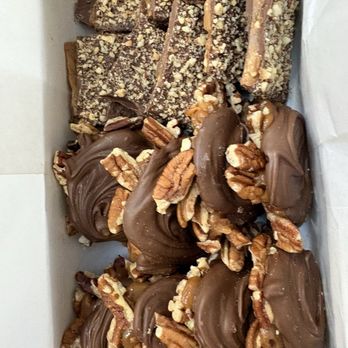 The Fudge Pot - Candy Stores Near Me - Chicago, Illinois The Fudge Pot - Candy Stores Near Me - Chicago, Illinois
