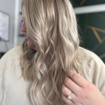 Emerald Salon - Hair Salons Near Me - Harrisonville, Missouri