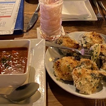 Square Grouper - Islamorada - Conch chowder. Oyster Rockefeller. - Seafood Near Me - Islamorada, Florida Square Grouper - Islamorada - Conch chowder. Oyster Rockefeller. - Seafood Near Me - Islamorada, Florida