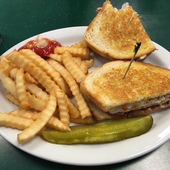Henry's Cafe - Turkey and bacon sandwich - Breakfast & Brunch Near Me - Tehachapi, California