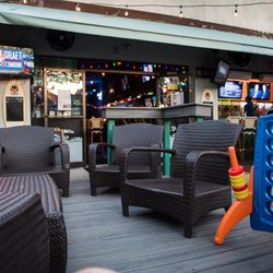 Hurricane Bar - Varied seating