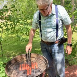 Scott's Superior Inn & Cabins - Charcoal Grill at Fox Den Cabin