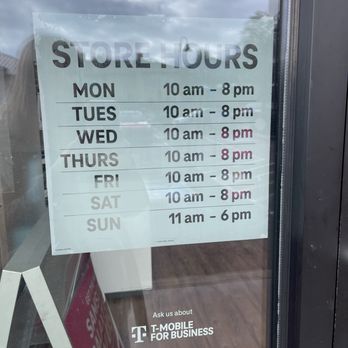 T-Mobile - T Mobile Hours - Mobile Phones Near Me - Roseburg, Oregon