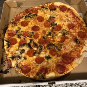 New York City Pizza - Notice the distribution of the toppings and care given to slicing this pie. First and last pie from here for me. - Pizza Near Me - Bluffton, South Carolina New York City Pizza - Notice the distribution of the toppings and care given to slicing this pie. First and last pie from here for me. - Pizza Near Me - Bluffton, South Carolina