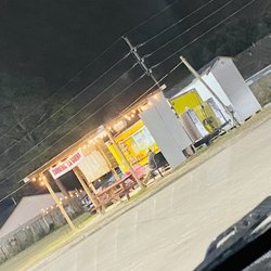 Taqueria La Guera - Located next to the store